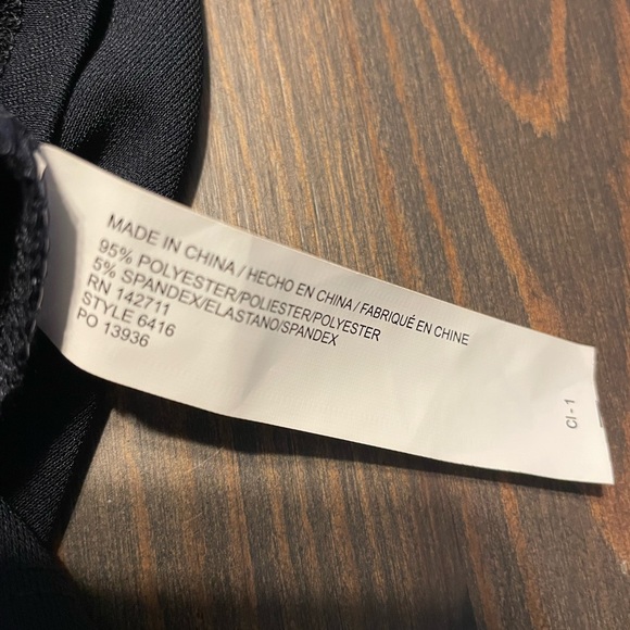 Eloquii, Women’s Navy Flutter Sleeve Top, Size 14/16 - Picture 2 of 4